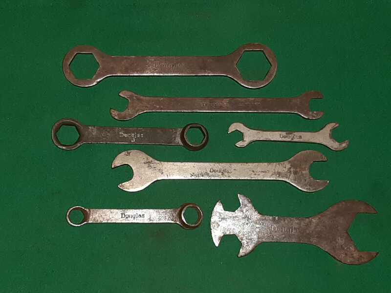 CLASSIC DOUGLAS TOOLKIT SPANNERS - Click Image to Close