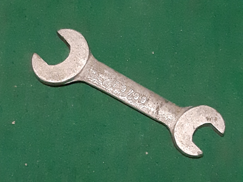 SMALL ROLLS-ROYCE SPANNER 1BA X 1/4 F9799 - Click Image to Close