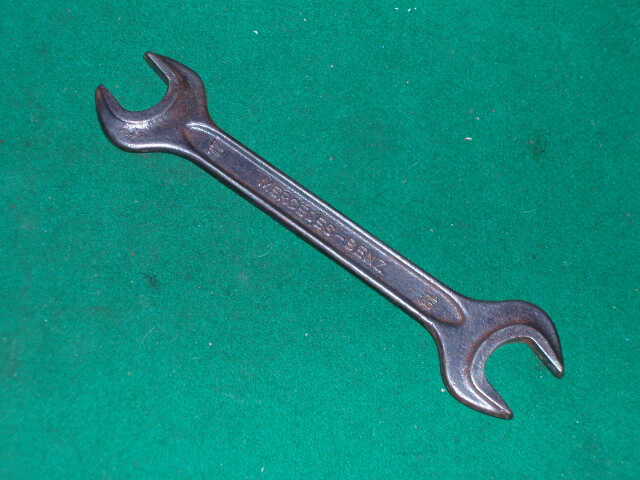 CLASSIC MERCEDES-BENZ PONTON DOWIDAT WRENCH 17 X 19MM - Click Image to Close