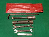 TRIUMPH STANDARD TOOLKIT IN RED VINYL POUCH SPITFIRE GT6 HERALD TRIUMPH STANDARD TOOLKIT IN RED VINYL POUCH SPITFIRE GT6 HERALD