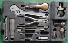 ROLLS - ROYCE SILVER CLOUD 2 SC2 TOOLKIT IN ORIGINAL TRAY ROLLS - ROYCE SILVER CLOUD 2 SC2 TOOLKIT IN ORIGINAL TRAY