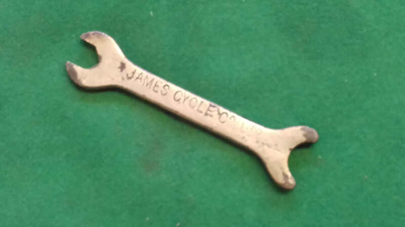 VINTAGE SMALL NICKEL PLATED JAMES CYCLE CO LTD SPANNER - Click Image to Close