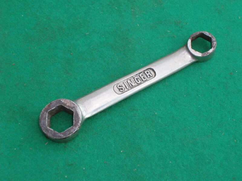 VINTAGE SINGER CYCLE / MOTORCYCLE TOOLKIT RING SPANNER PLATED - Click Image to Close